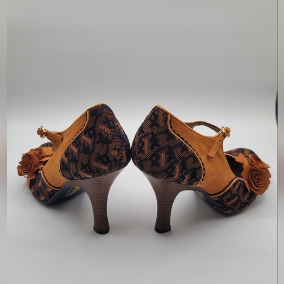 Elegant Orange and Black Heels - Picture 3 of 8